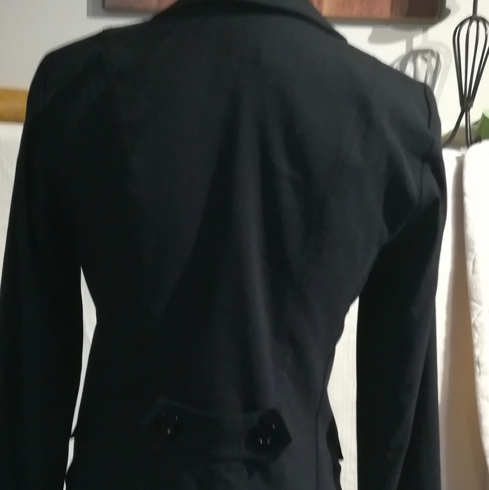Beautiful blazer - Picture 3 of 5